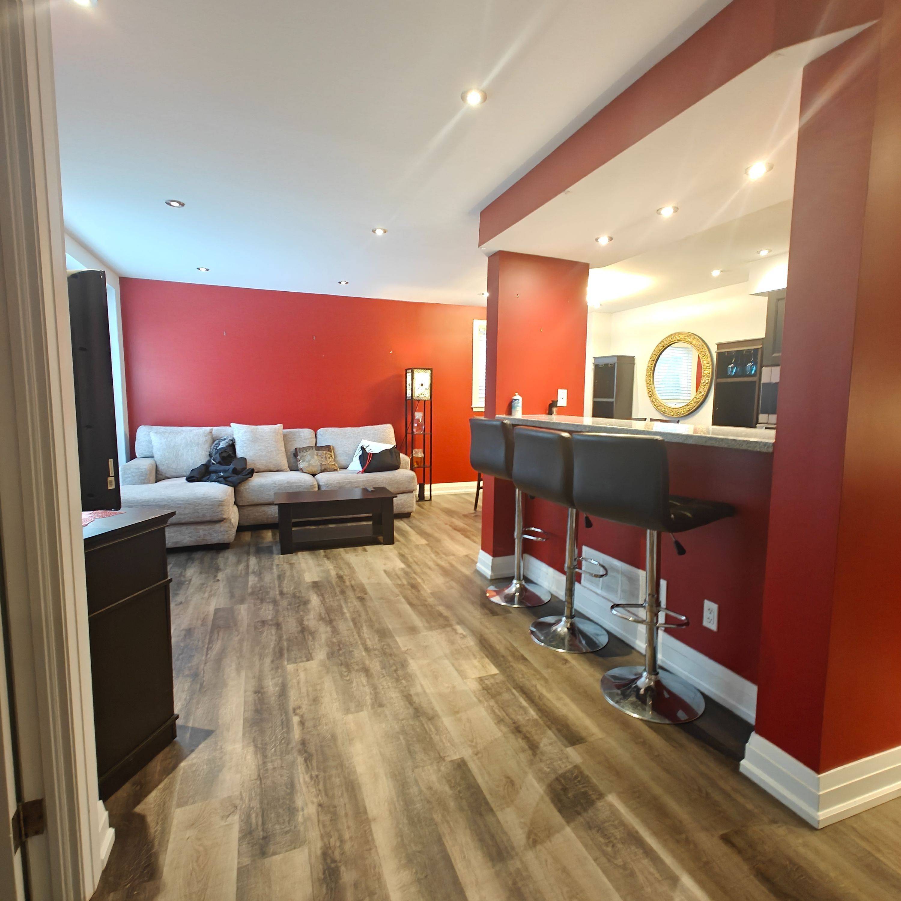 Mississauga, ON L5A 1Y7,215 Mississauga VLY #131