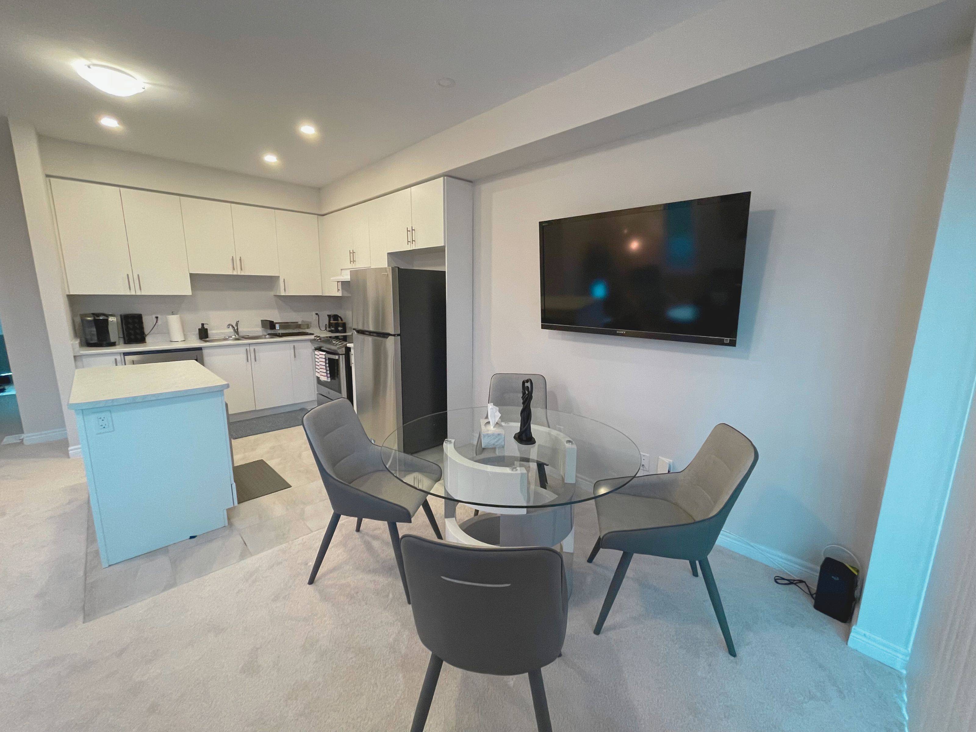 Hamilton, ON L8E 0K7,2 Mockingbird LN