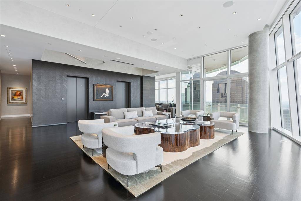 Dallas, TX 75201,1918 Olive Street #4202