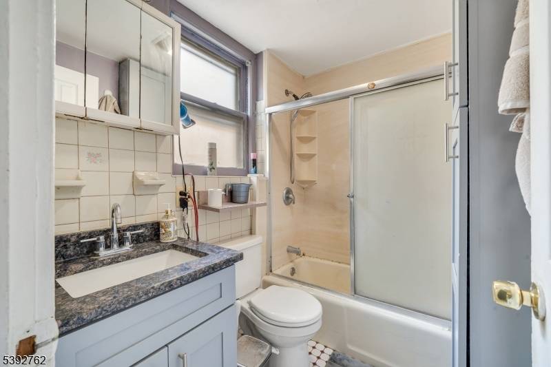 Rahway City, NJ 07065,244 W Scott Ave