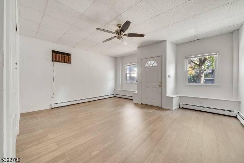 Rahway City, NJ 07065,244 W Scott Ave