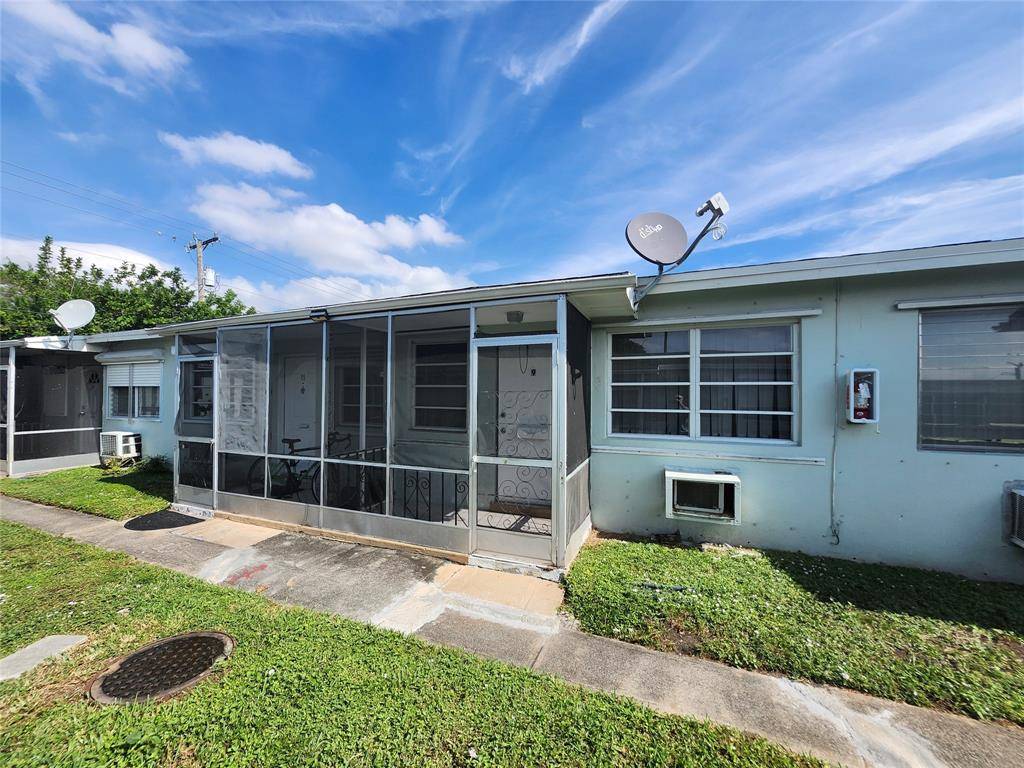 Hollywood, FL 33020,2211 LINCOLN ST #9