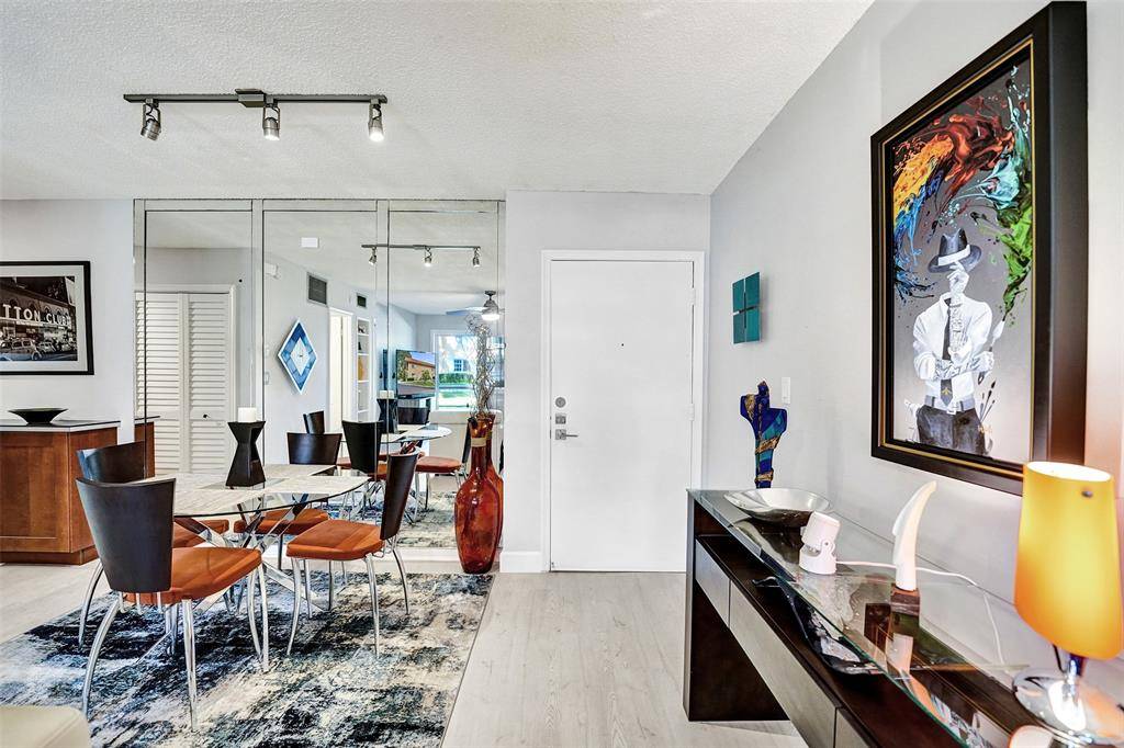 Wilton Manors, FL 33305,1930 NE 2nd Ave #102L