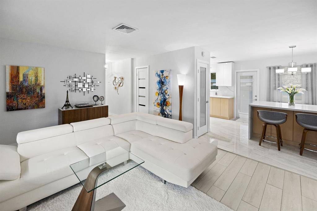 Hollywood, FL 33020,2439 Polk St #10