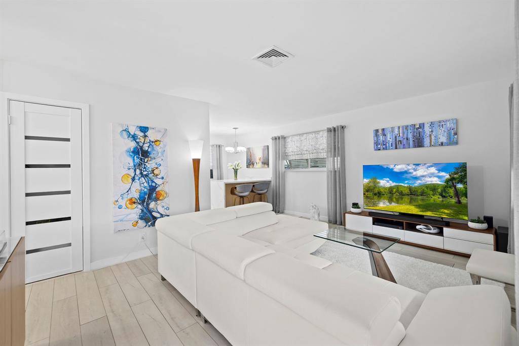 Hollywood, FL 33020,2439 Polk St #10