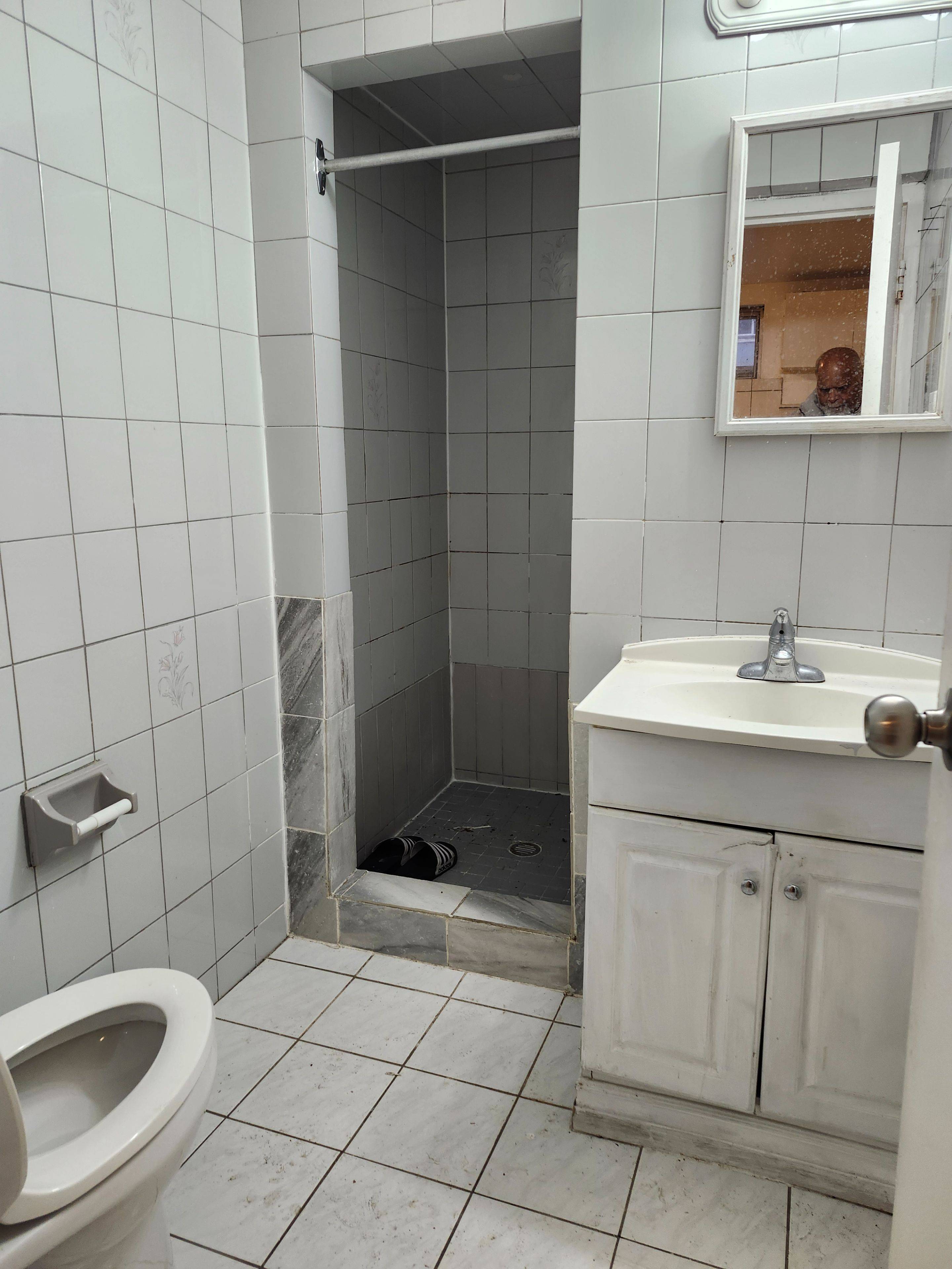 Toronto E09, ON M1P 2V6,2977 Lawrence AVE E #Lower 2L