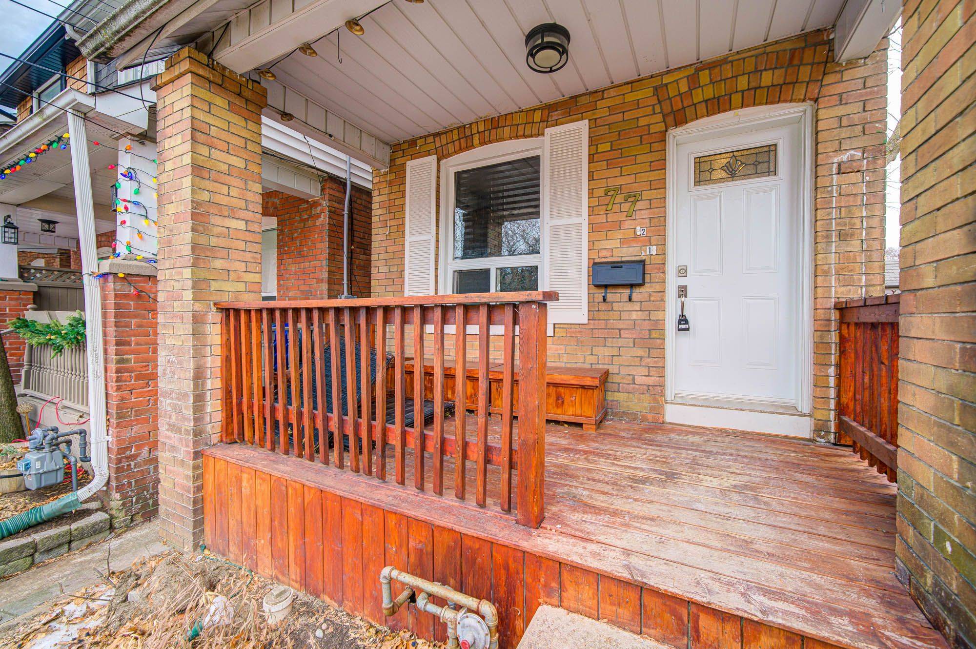 Toronto E02, ON M4C 1W1,Upper Level 77 Newmarket AVE #Upper