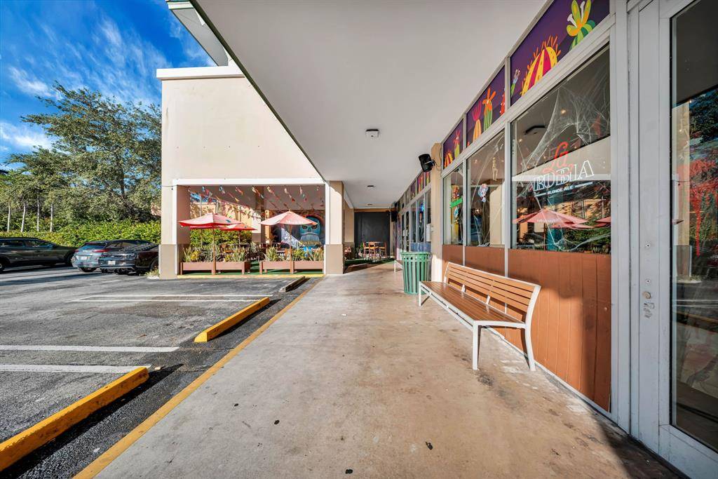 Miami, FL 33165,9456 SW 56th St