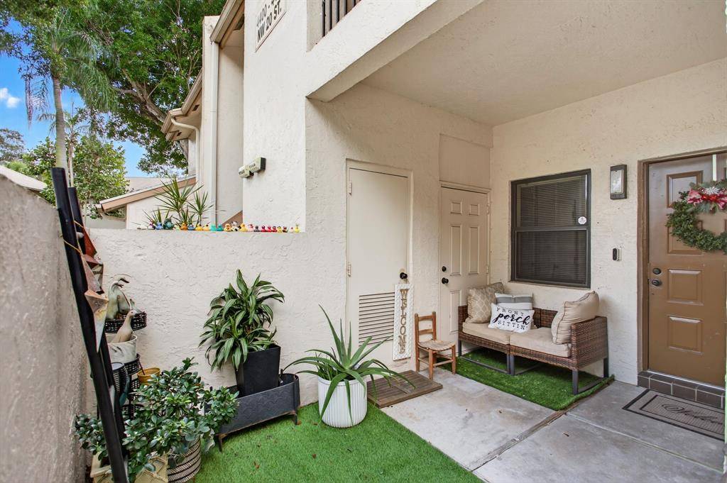 Coconut Creek, FL 33066,4400 NW 20th St #454