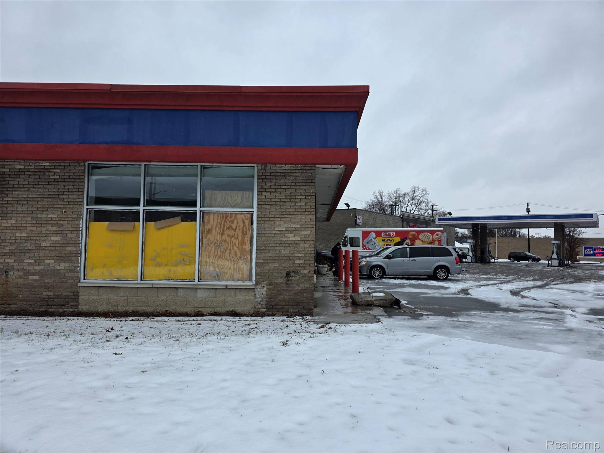 Lincoln Park, MI 48146,2476 Dix HWY