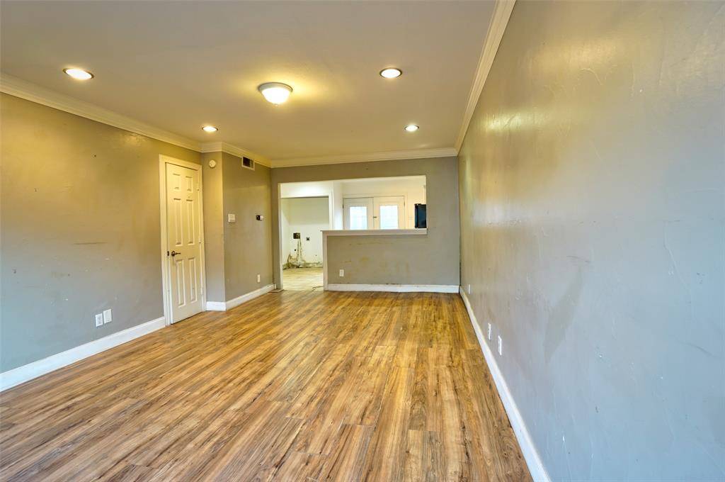 Dallas, TX 75220,3420 Hidalgo Drive #206