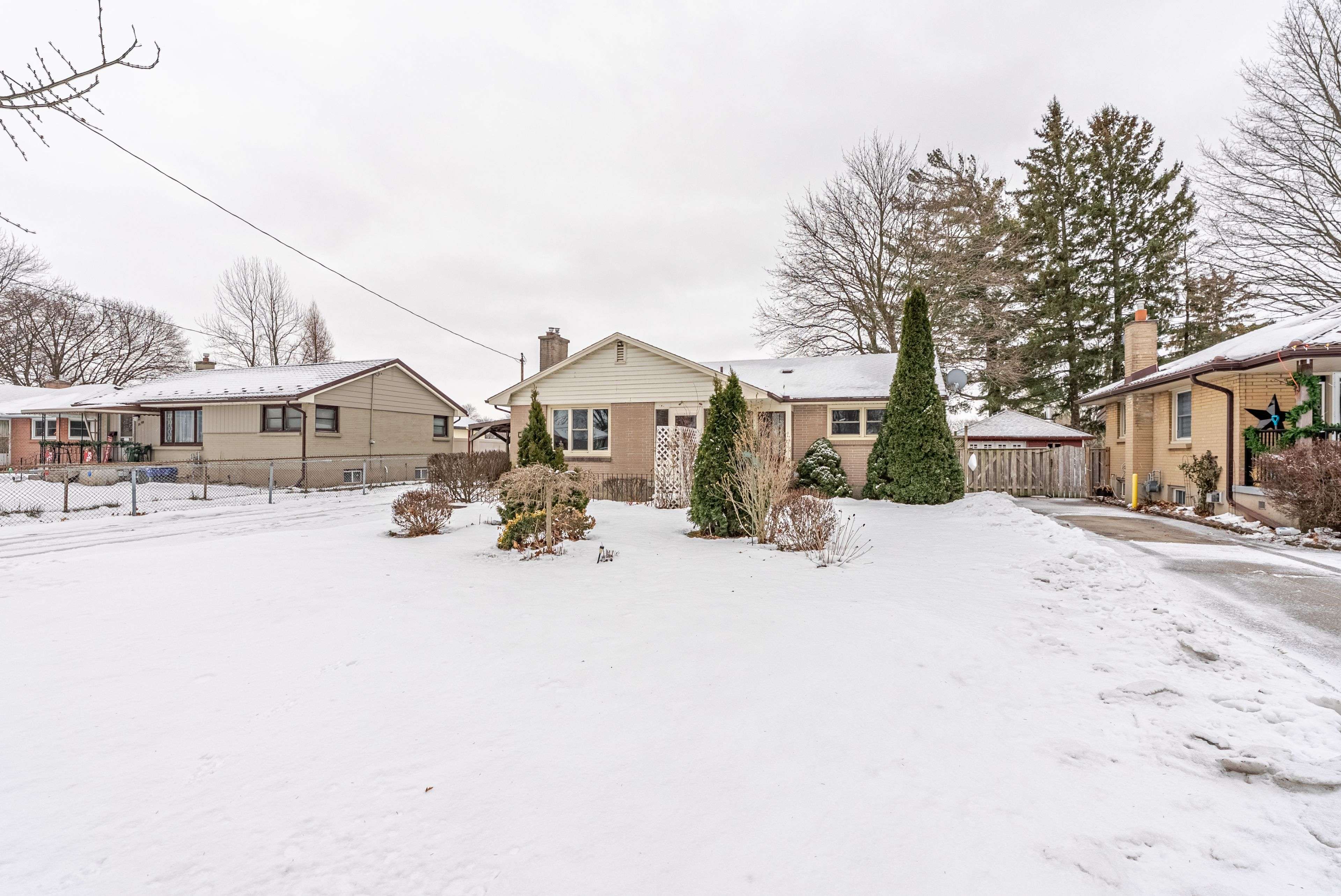 London East, ON N5W 2A2,1697 Moffatt AVE