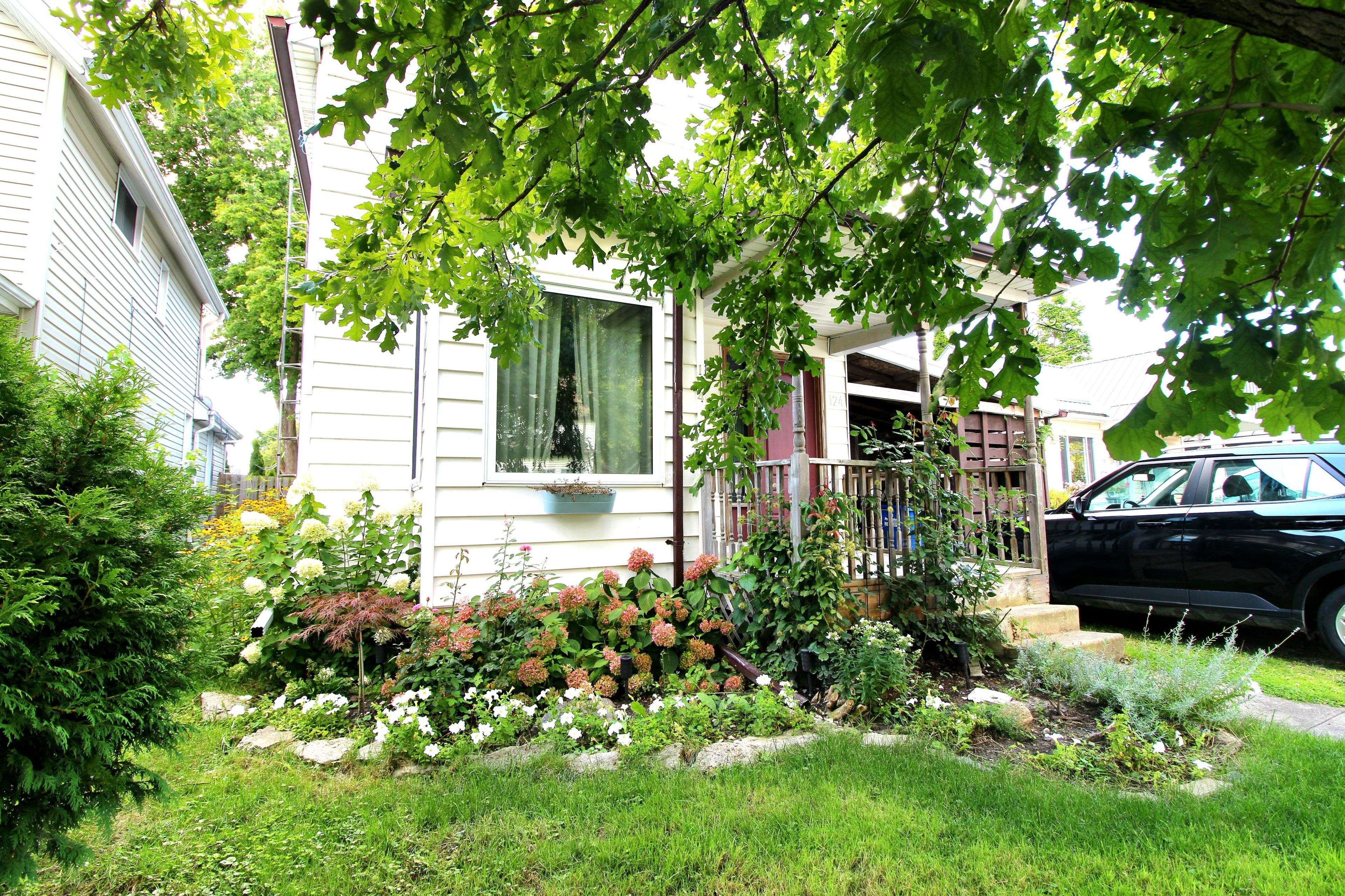 Chatham-kent, ON N7L 3G9,124 Joseph ST
