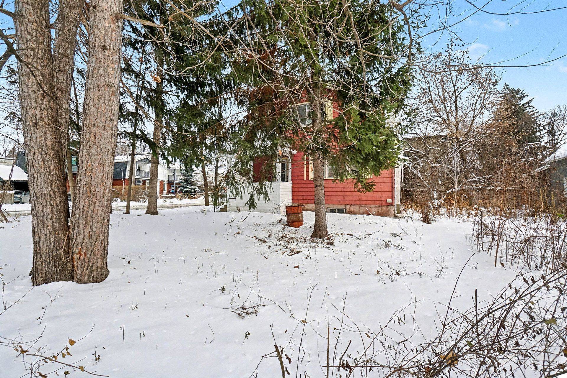 Westboro - Hampton Park, ON K1Z 5P7,641 Tweedsmuir AVE