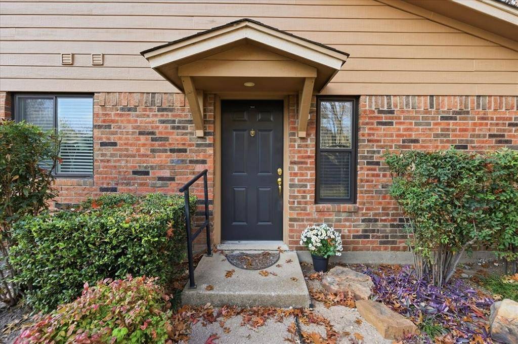 Benbrook, TX 76109,5642 Cedar Creek Drive