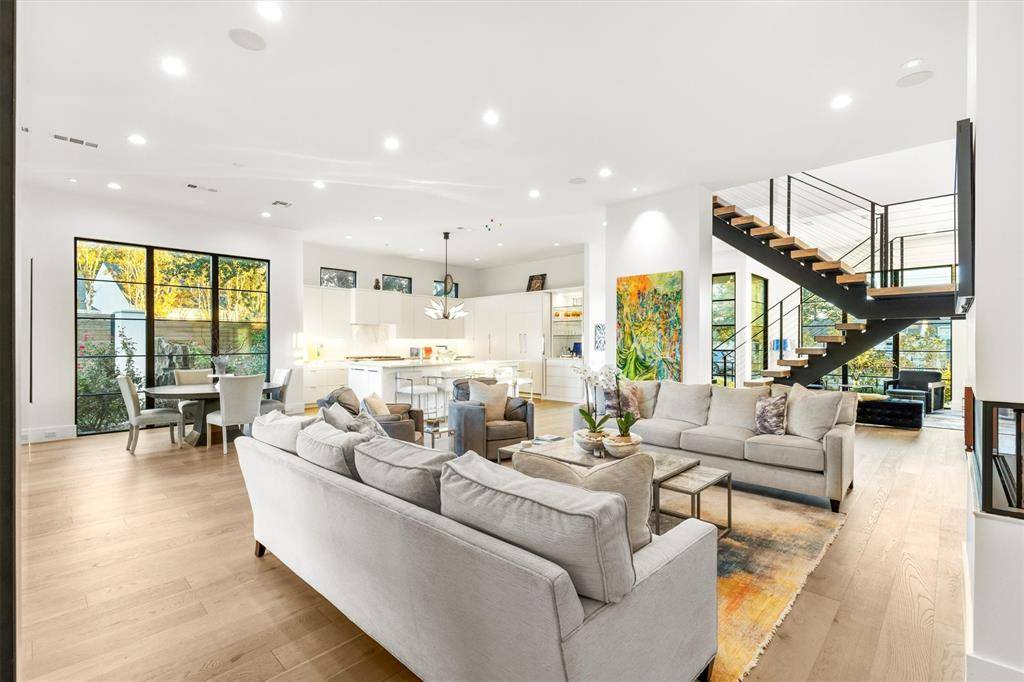 Dallas, TX 75220,3771 Almazan Drive