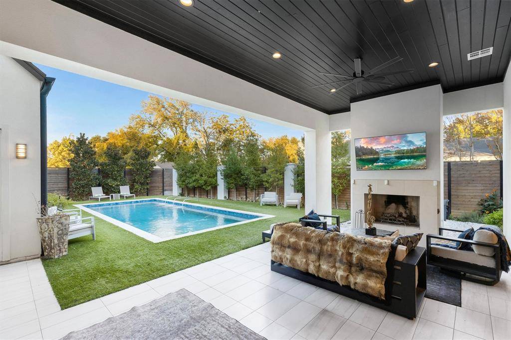 Dallas, TX 75220,3771 Almazan Drive