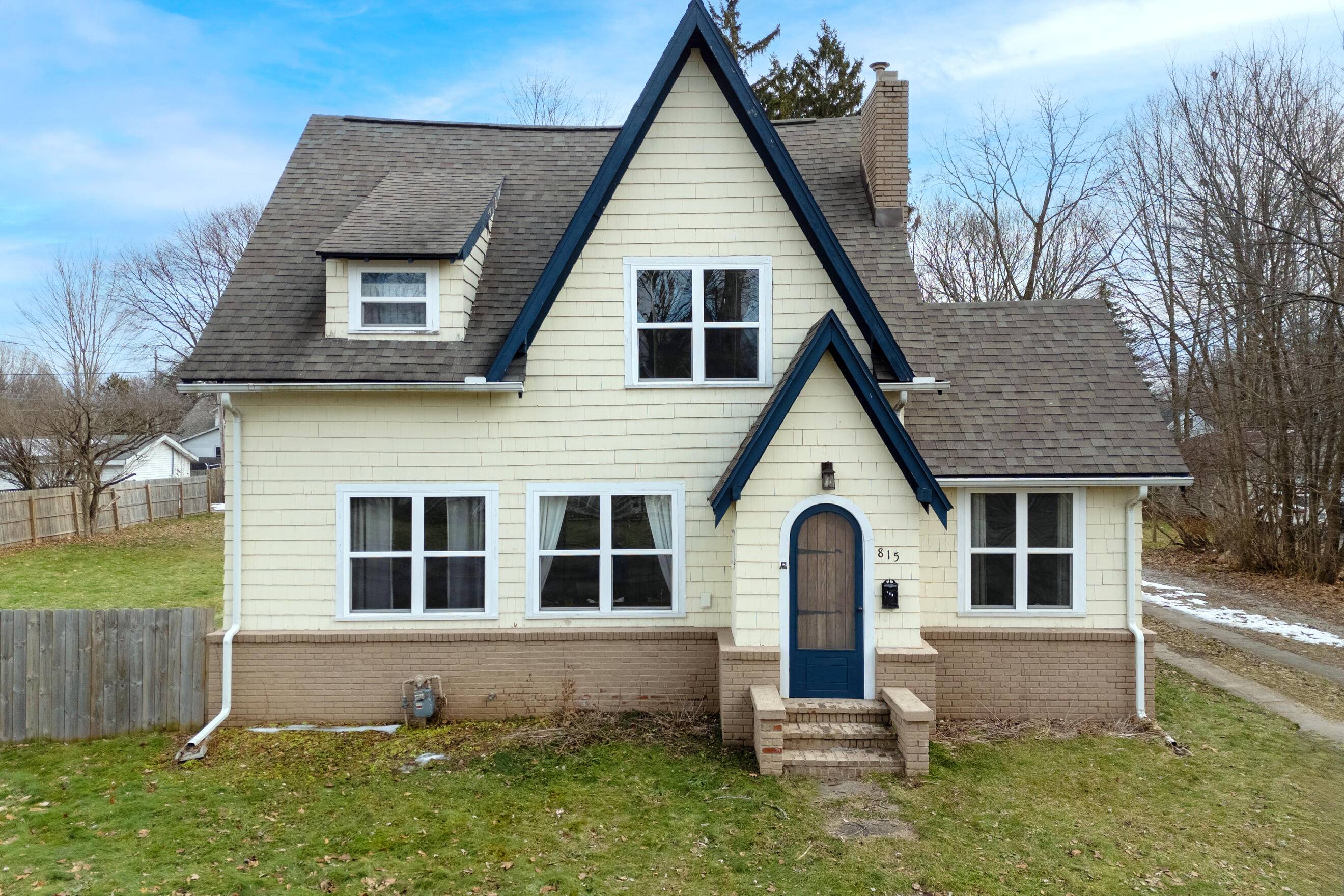 Three Rivers, MI 49093,815 N Main ST