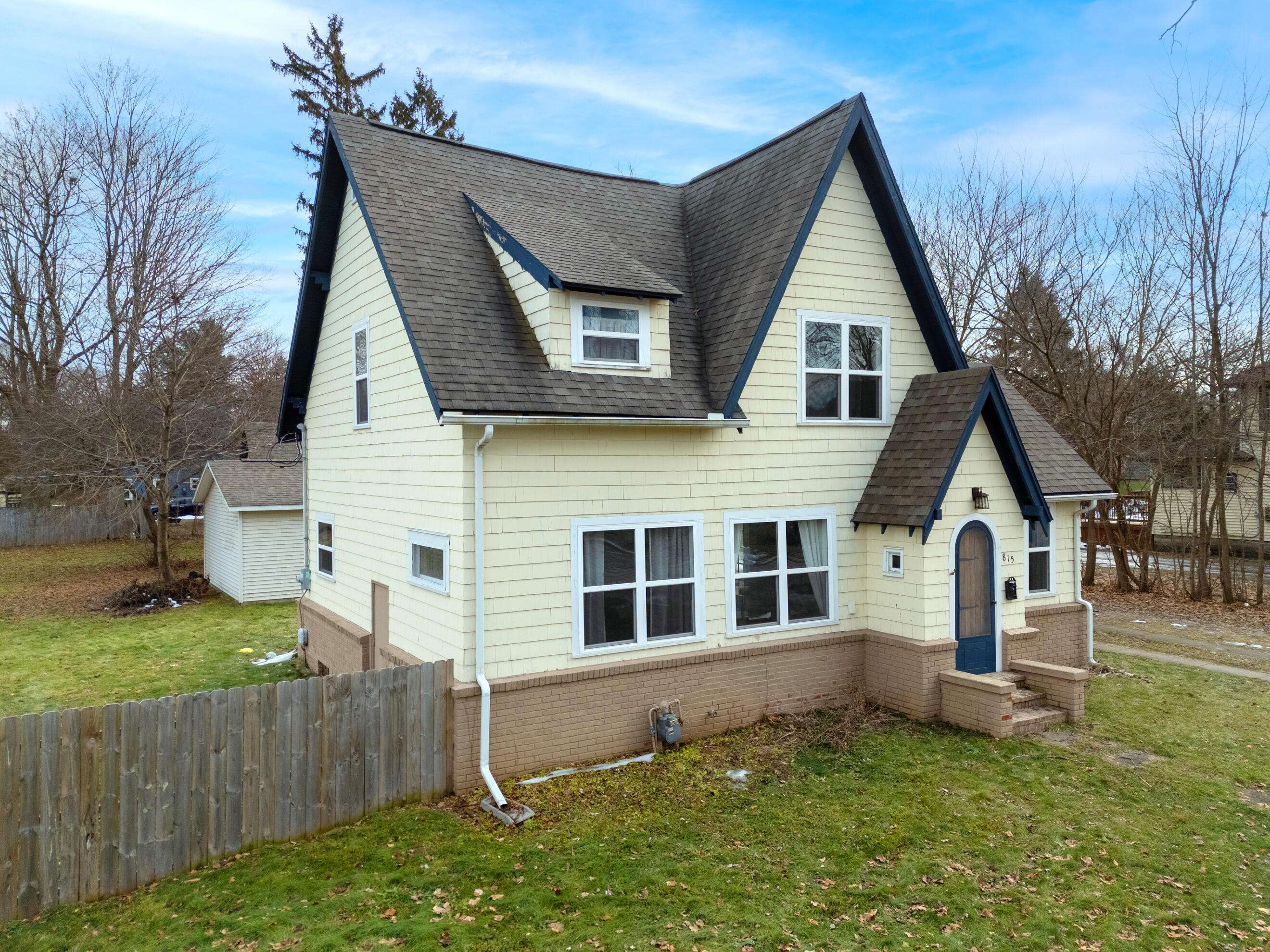 Three Rivers, MI 49093,815 N Main ST