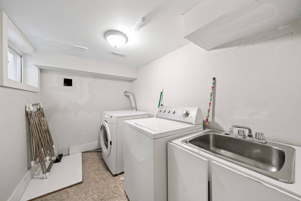 Toronto E03, ON M4C 1W3,26 Gatwick AVE