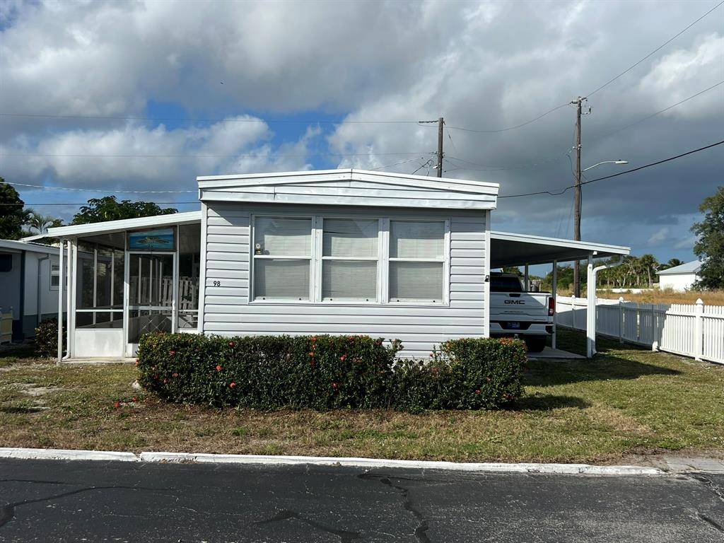 Hobe Sound, FL 33455,10885 SE Federal Hwy