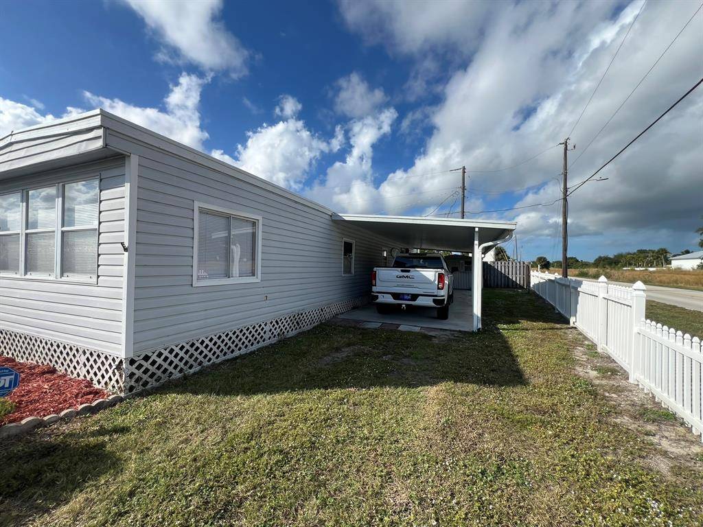 Hobe Sound, FL 33455,10885 SE Federal Hwy