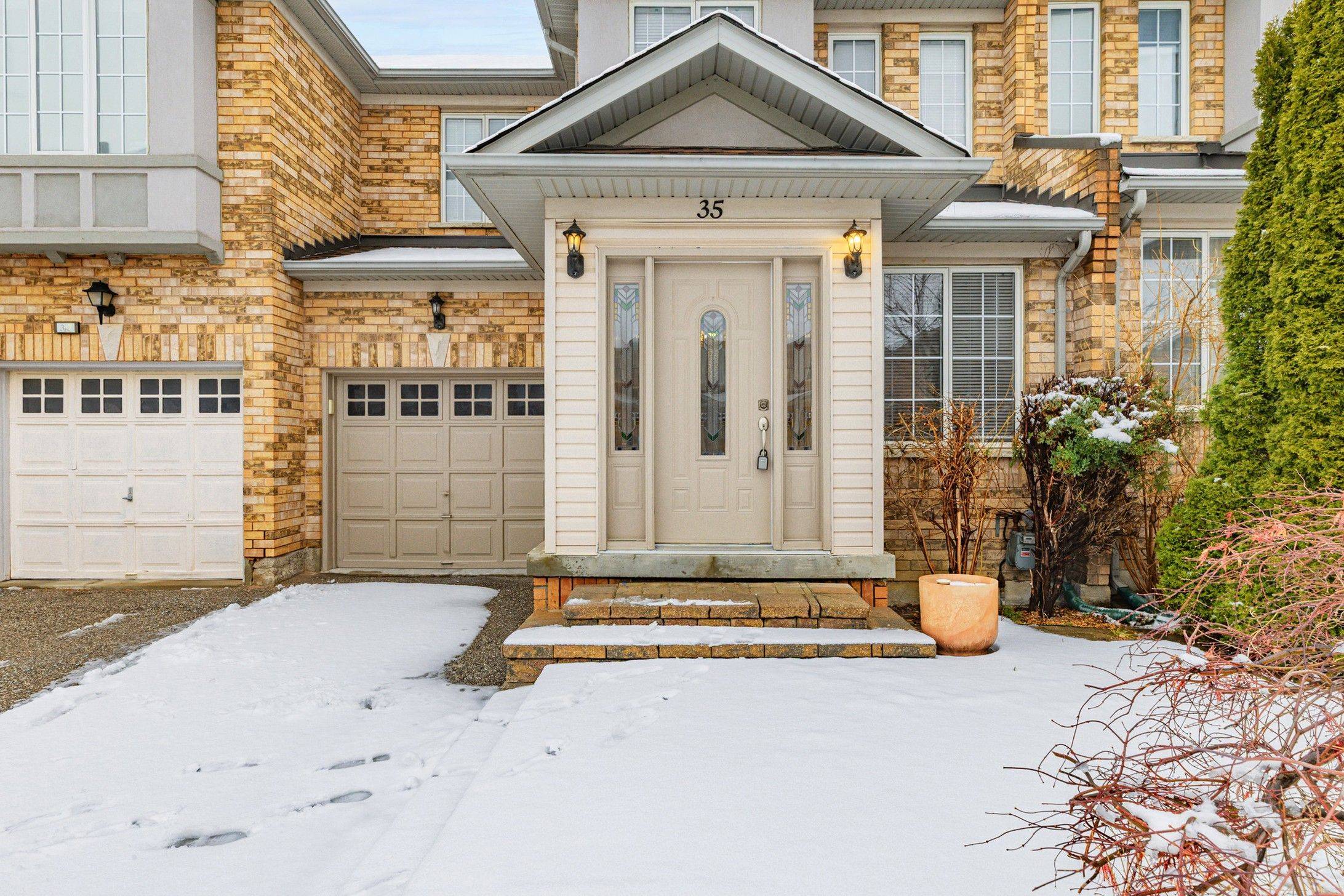 Richmond Hill, ON L4B 4K7,35 Ferris ST