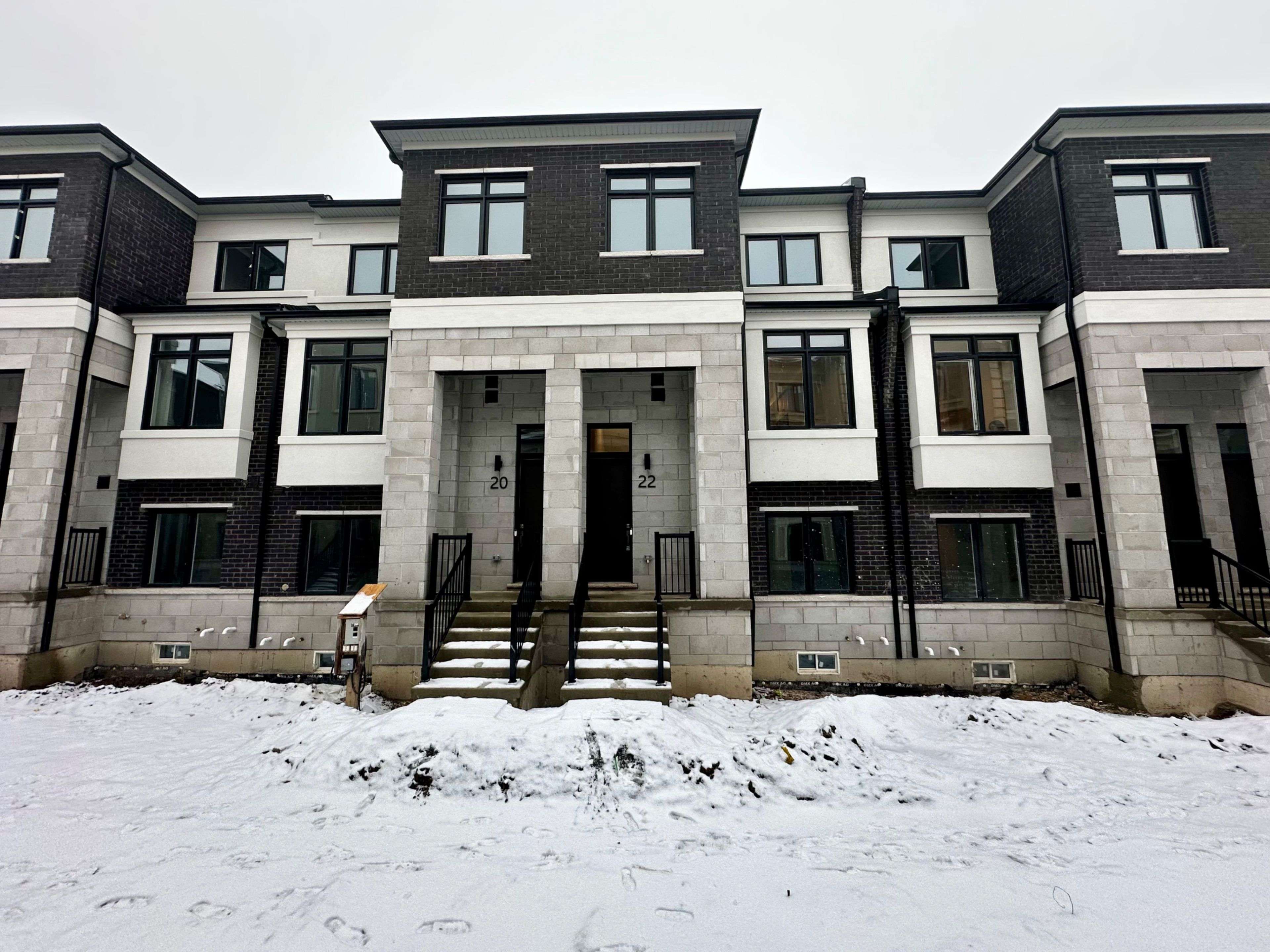 Richmond Hill, ON L4B 0J4,22 CHAPPLE LN