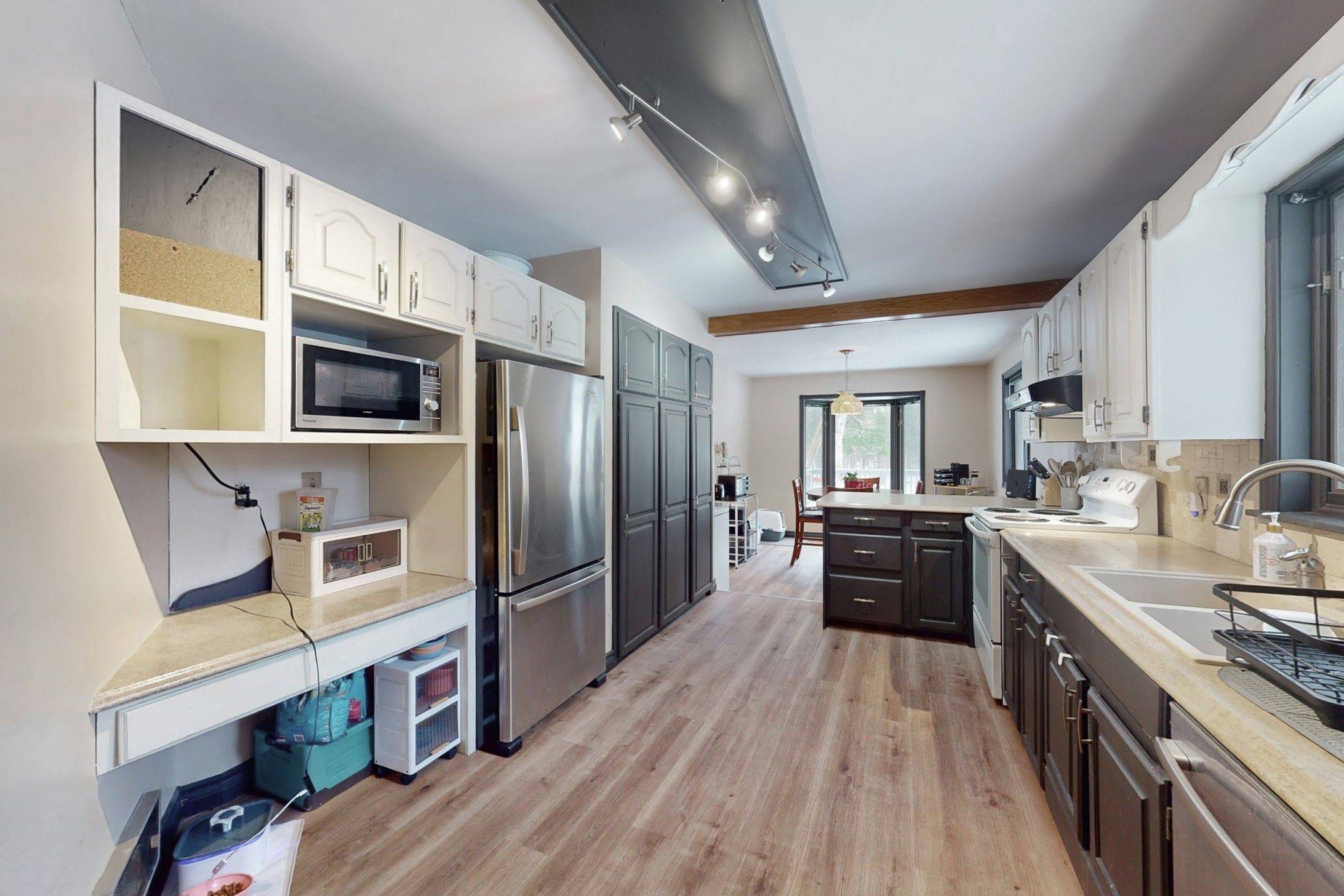 Severn, ON L3V 6H4,1208 Birchcliffe CRES