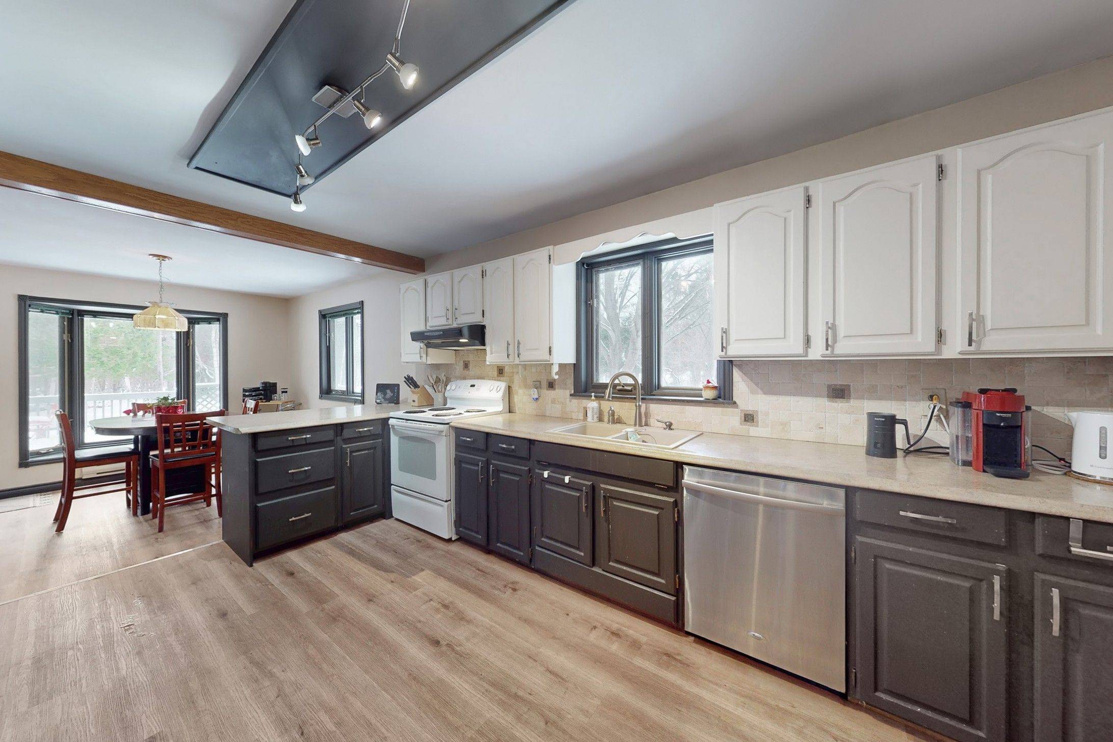 Severn, ON L3V 6H4,1208 Birchcliffe CRES