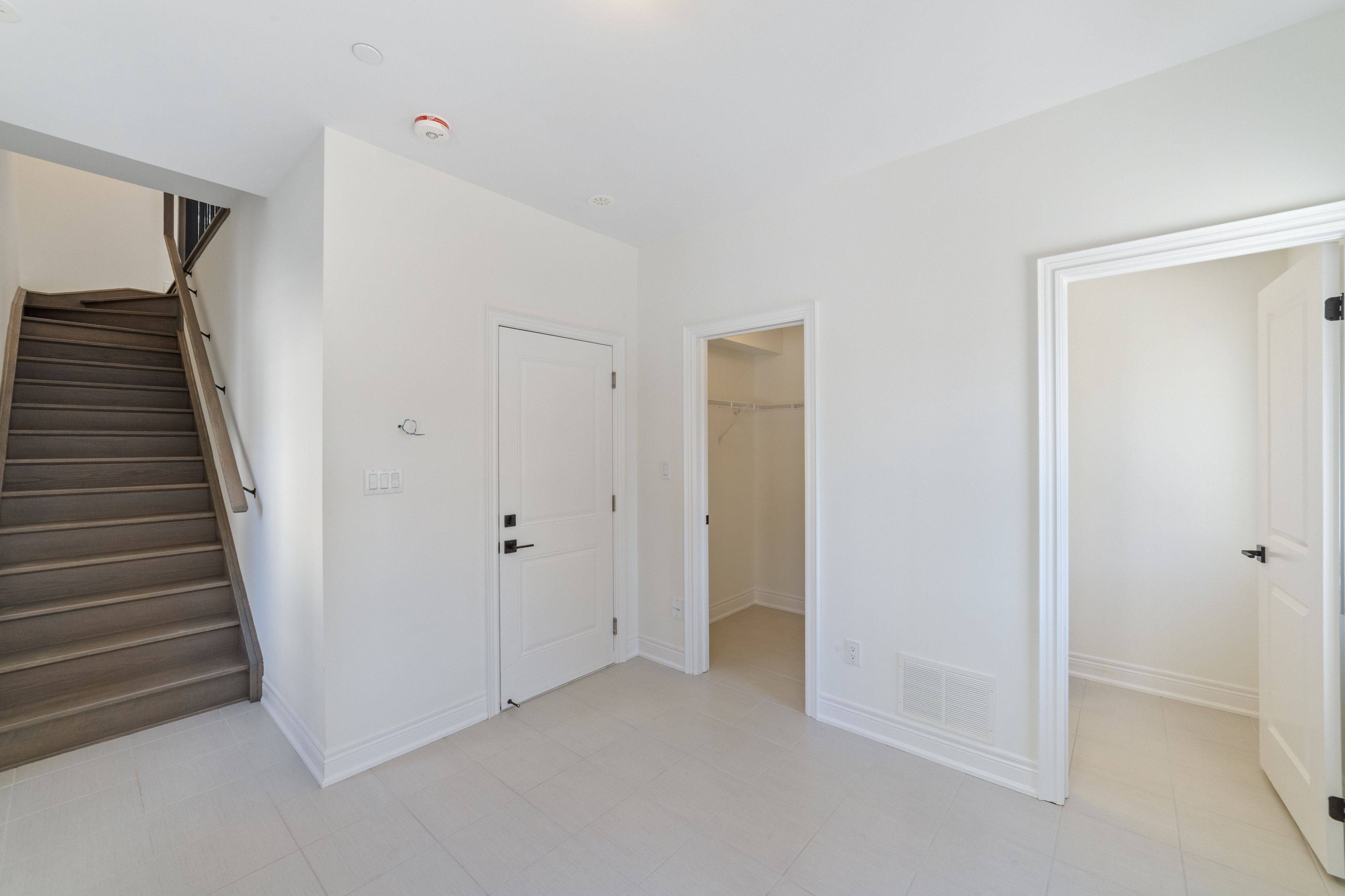 Oakville, ON L6H 8A5,260 Melody Common #36