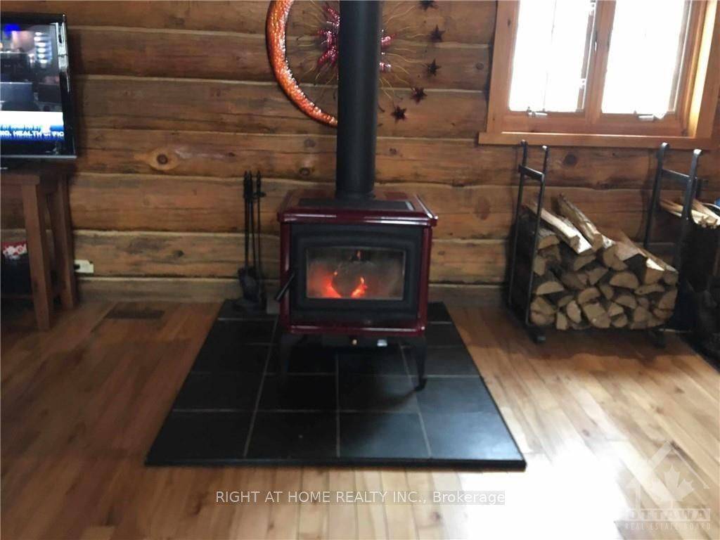 Greater Madawaska, ON K0J 1H0,72 Viewmount DR