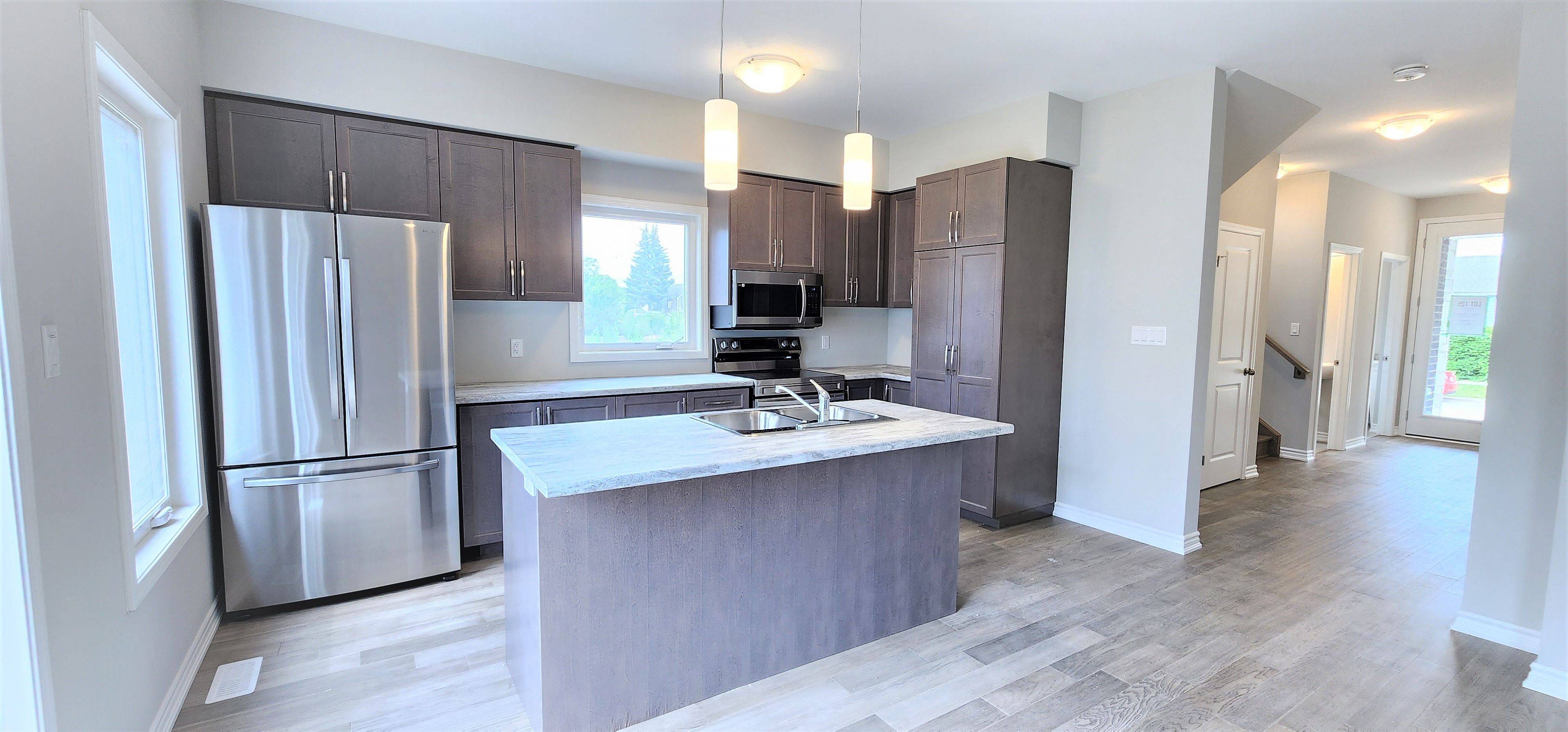 Thorold, ON L2V 1C2,217 TAYLOR ST E