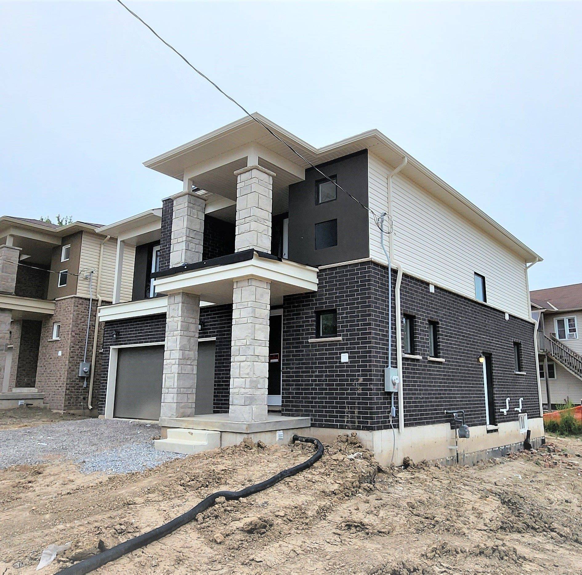 Thorold, ON L2V 1C2,217 TAYLOR ST E