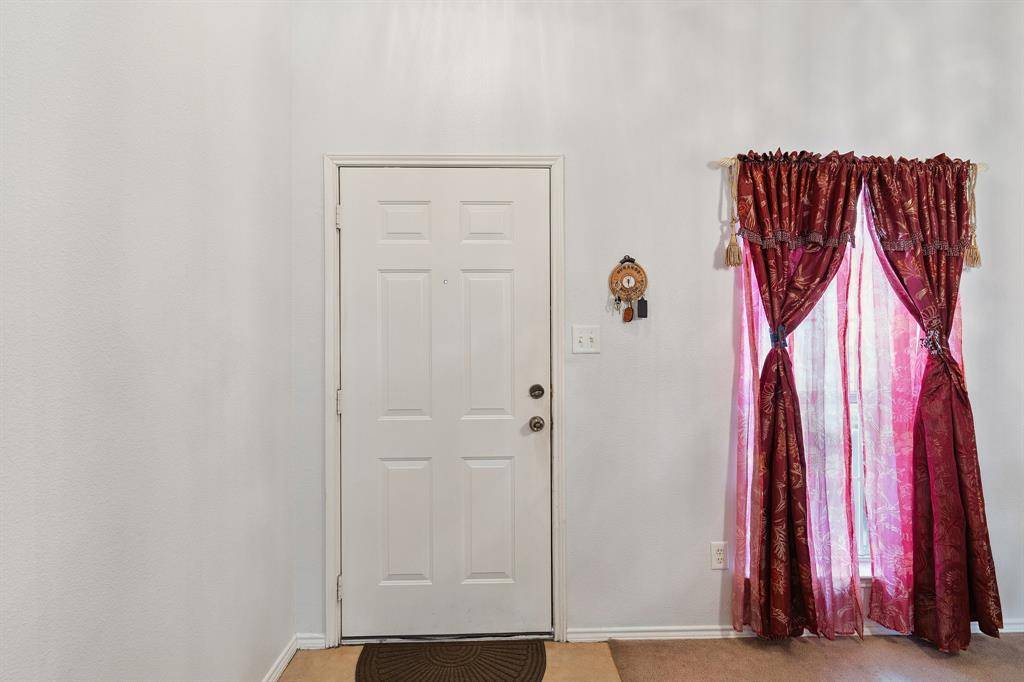 Dallas, TX 75217,636 Yarrow Circle