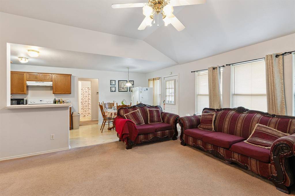 Dallas, TX 75217,636 Yarrow Circle