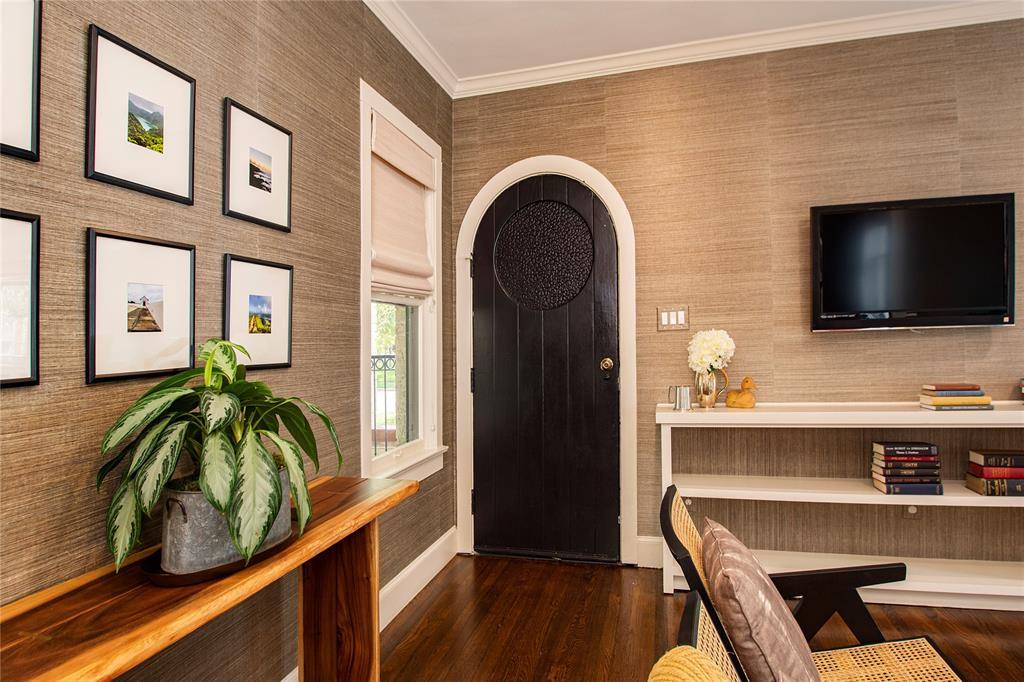 Dallas, TX 75208,1134 N Clinton Avenue