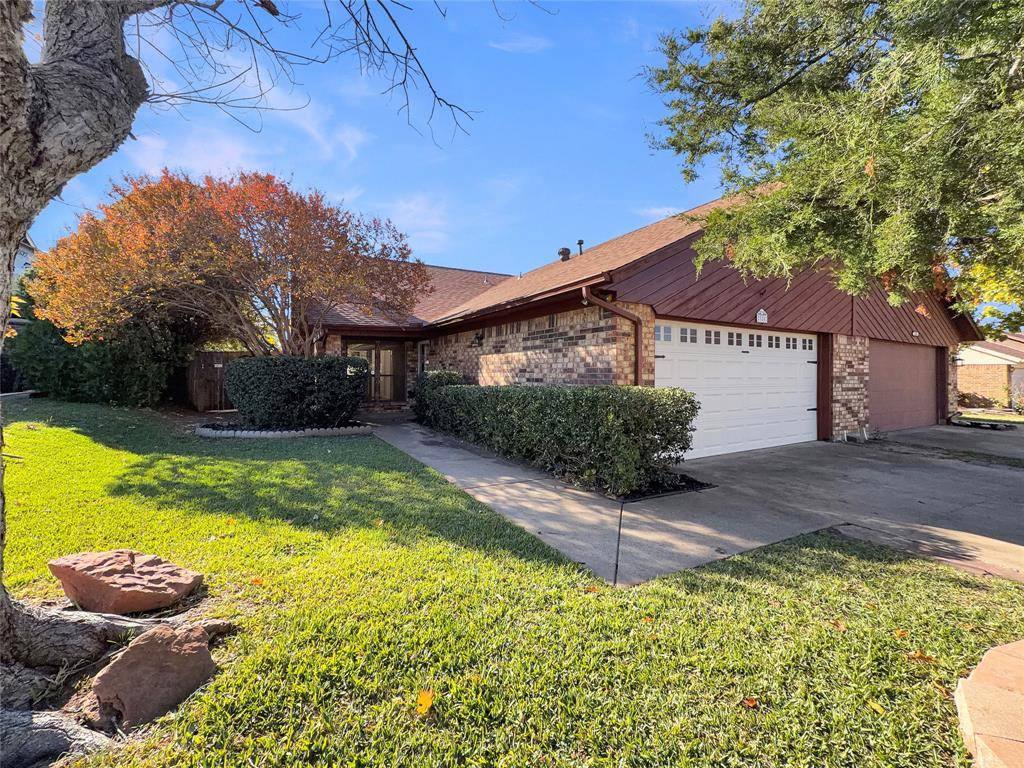 Bedford, TX 76021,320 Mountain View Court