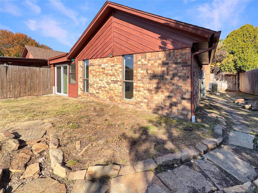 Bedford, TX 76021,320 Mountain View Court