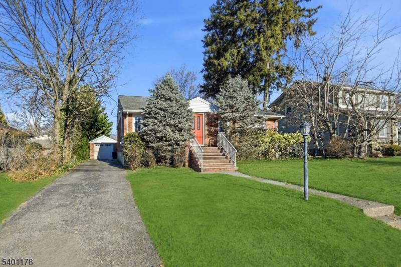 Glen Rock Boro, NJ 07452,351 Harristown Rd