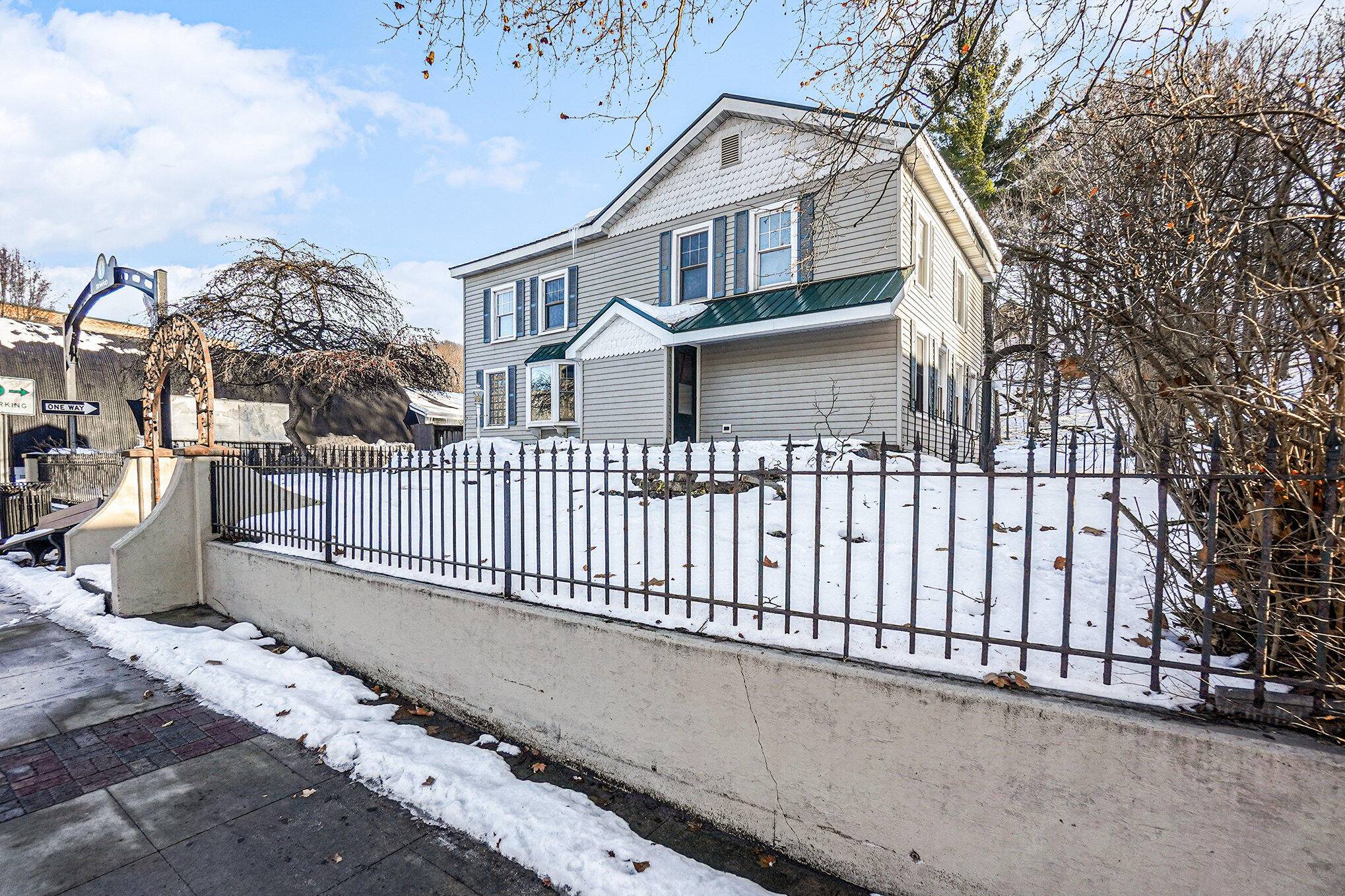 Newaygo, MI 49337,86 W State RD