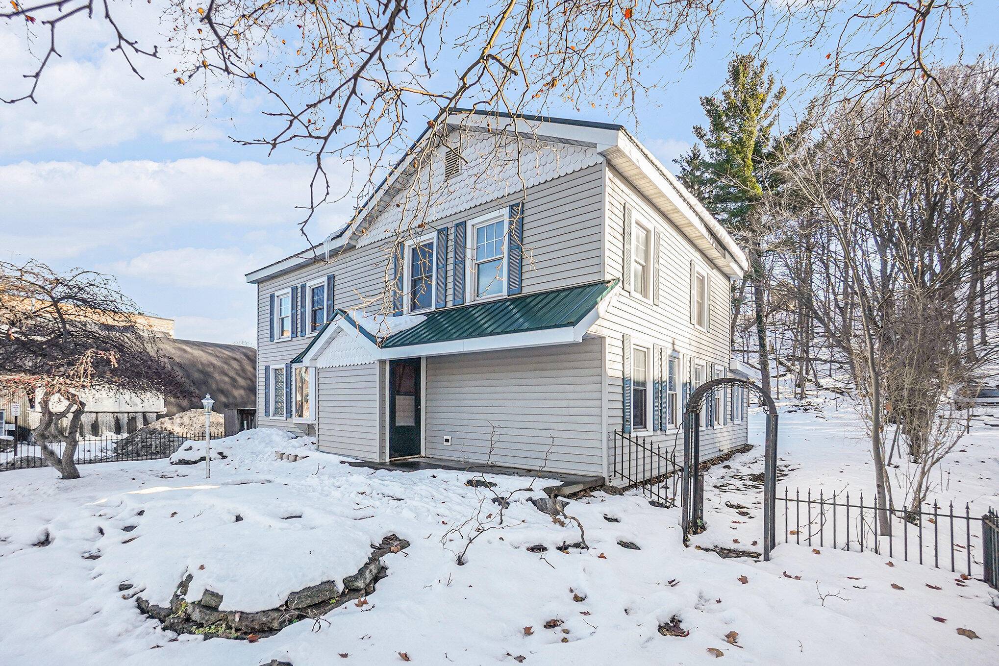 Newaygo, MI 49337,86 W State RD