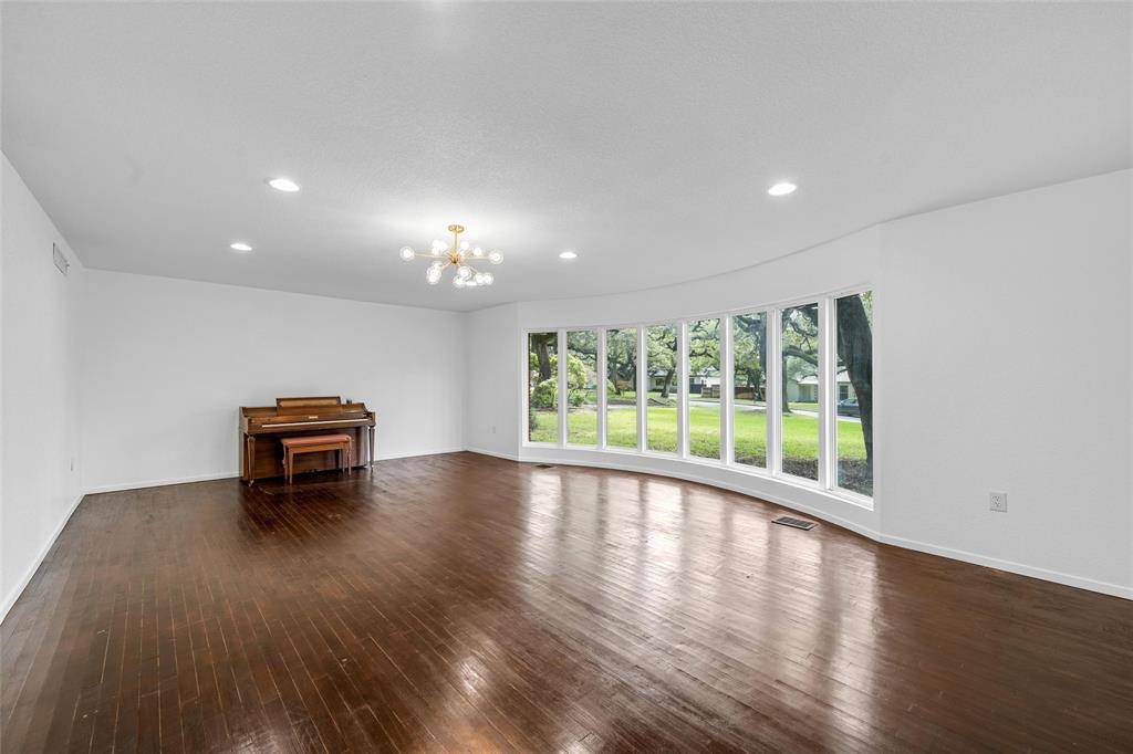 Waco, TX 76710,2625 Old Oaks Drive