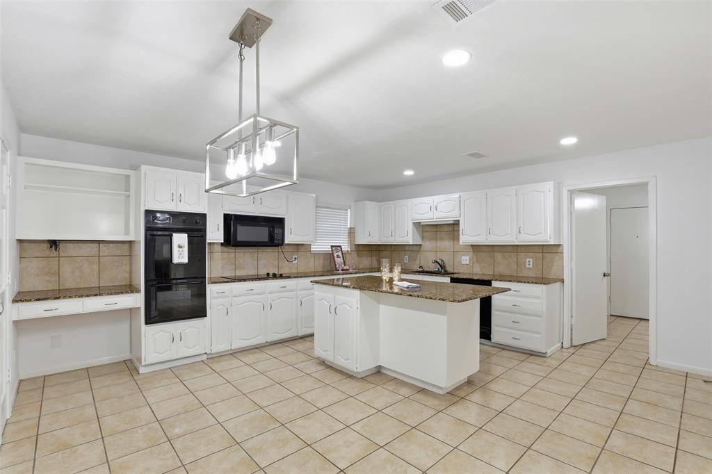 Pantego, TX 76013,1607 Arrowhead Drive