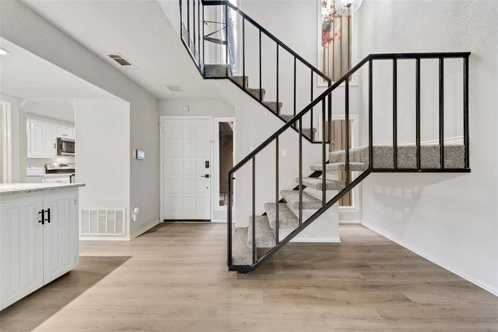 Farmers Branch, TX 75234,3161 Golden Oak