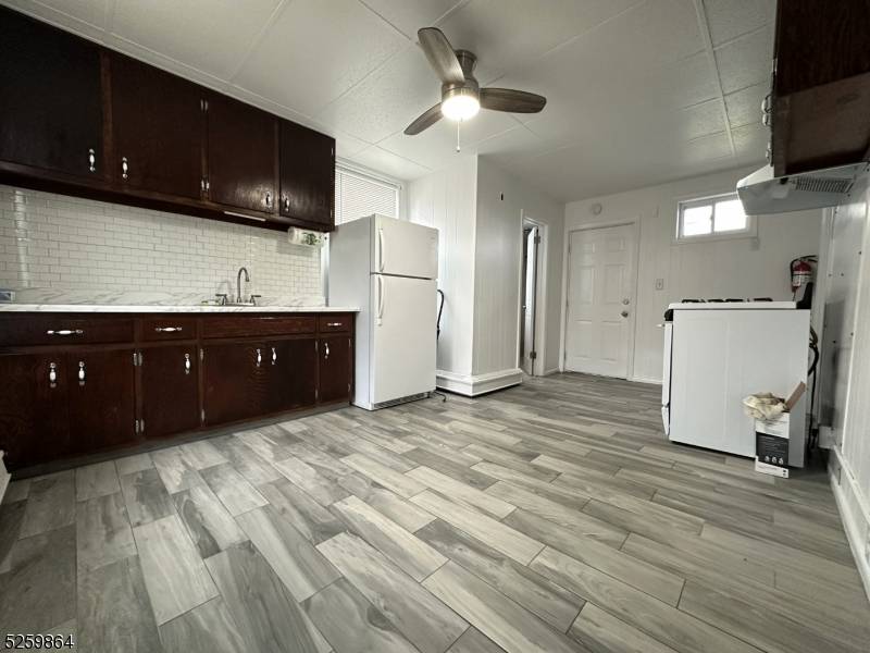 Clifton City, NJ 07011,89 Getty Ave #3