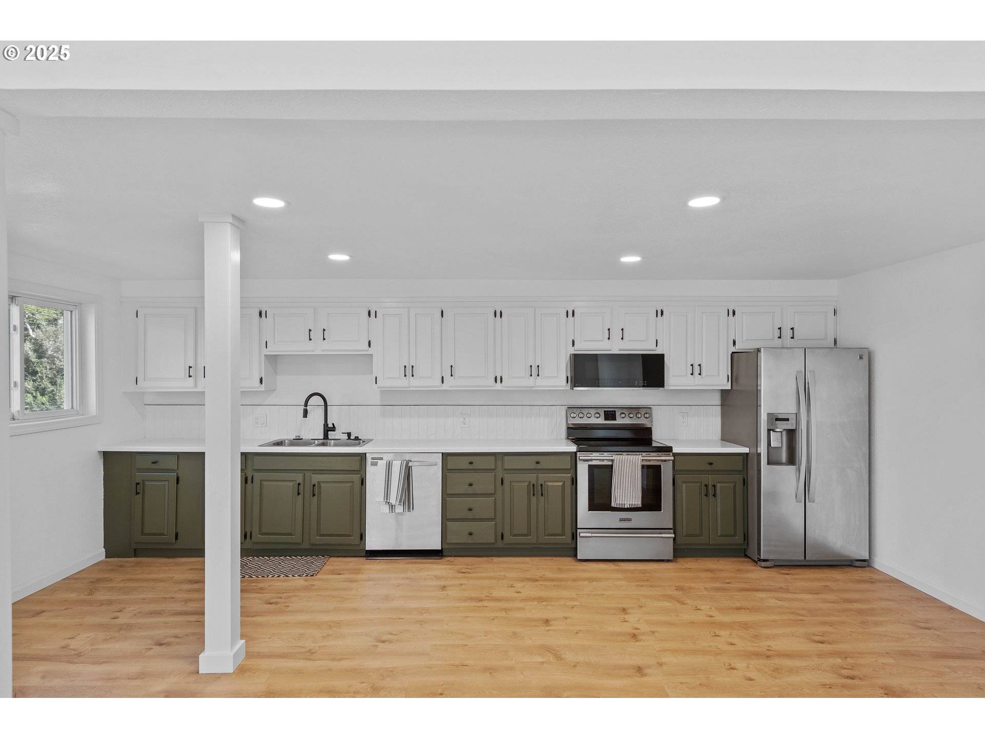 Coos Bay, OR 97420,649 S WALL ST