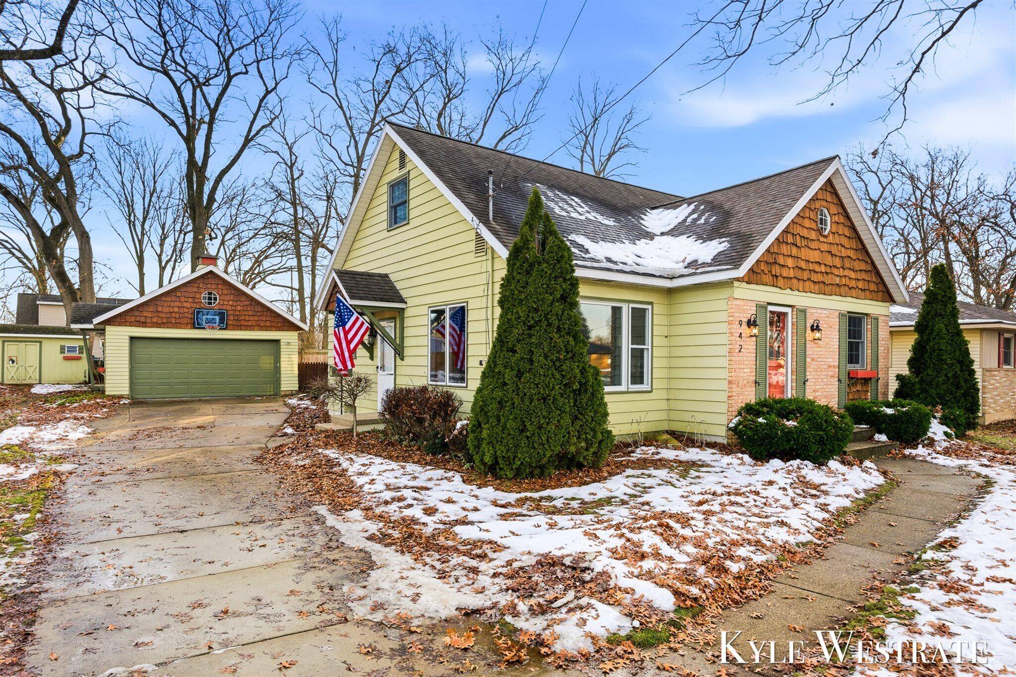 Wyoming, MI 49509,942 32nd ST SW