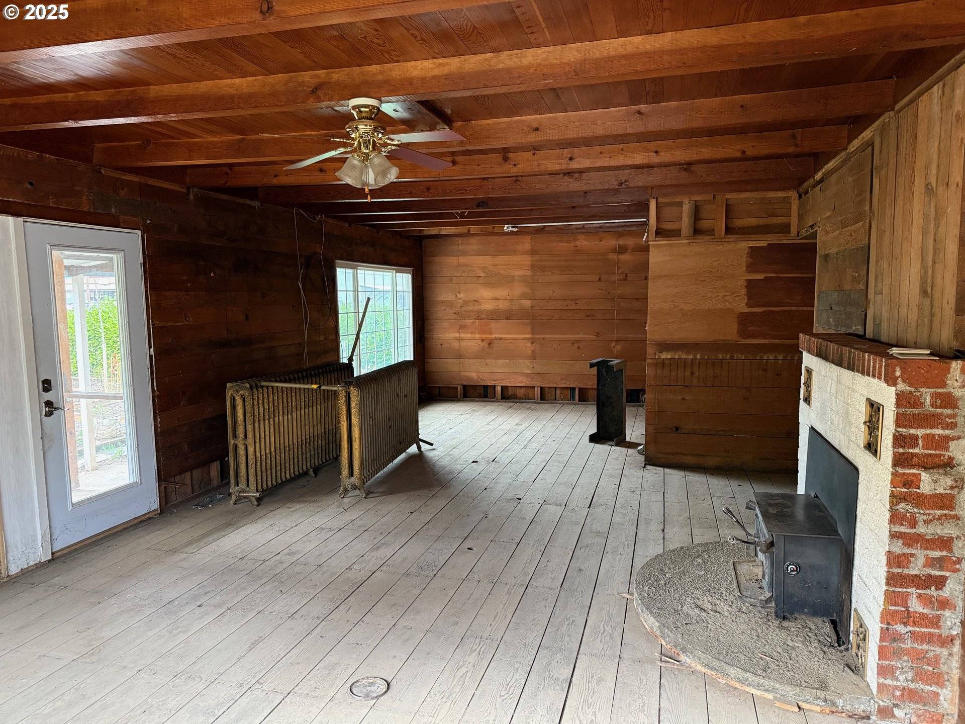 Roseburg, OR 97470,202 NE FULTON ST