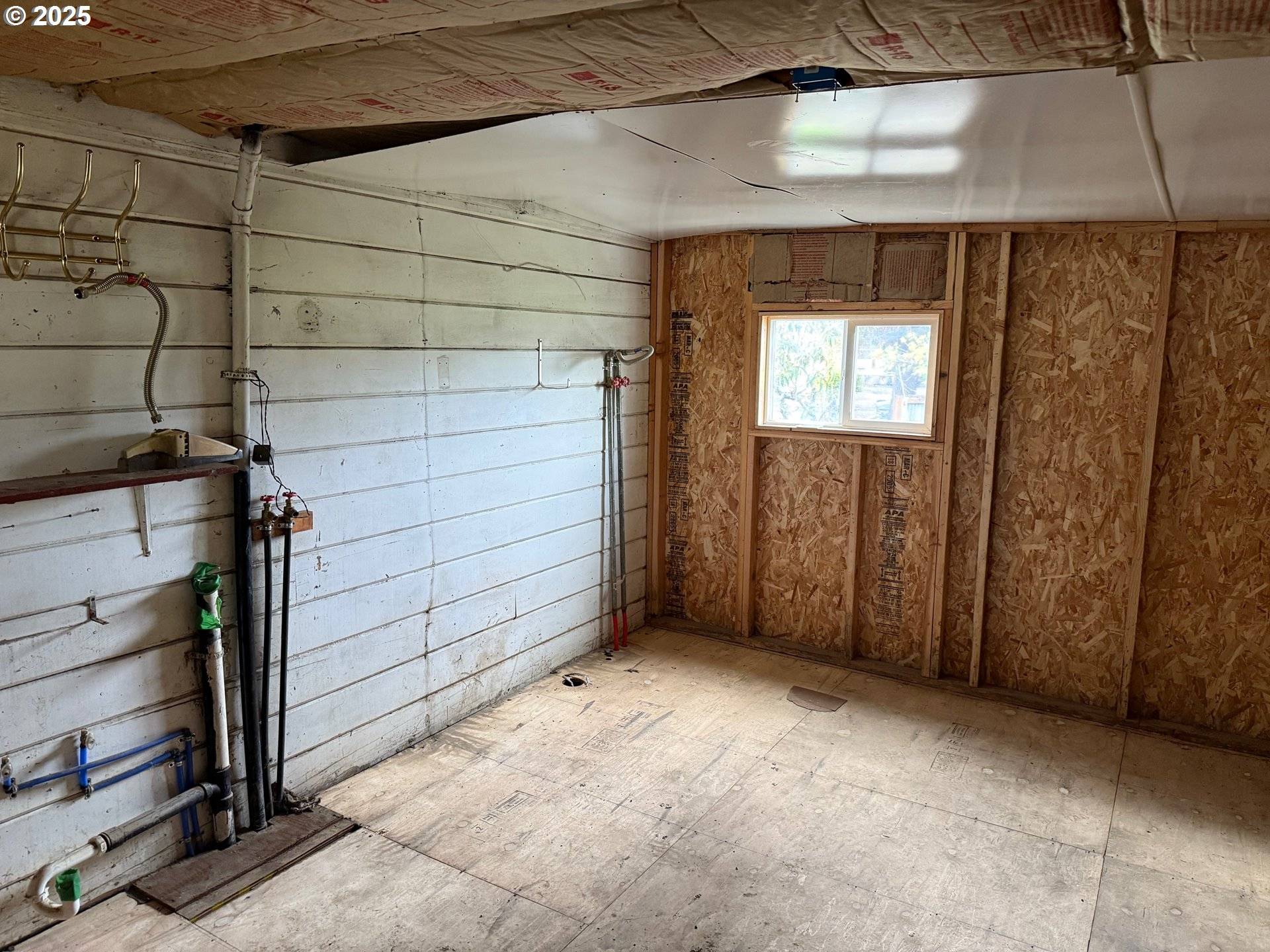 Roseburg, OR 97470,202 NE FULTON ST